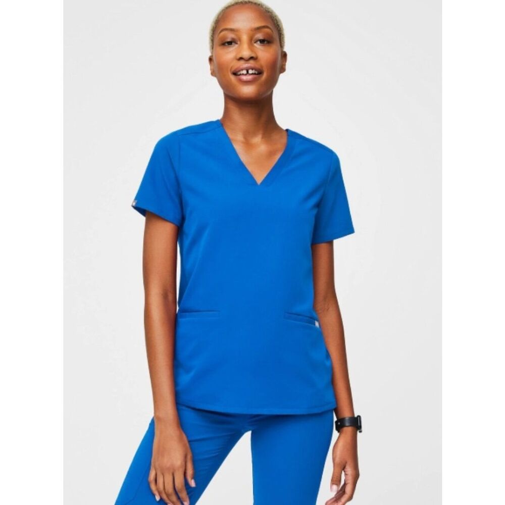 Like New! Figs Casma Three-Pocket Scrub Top Blue in Size L